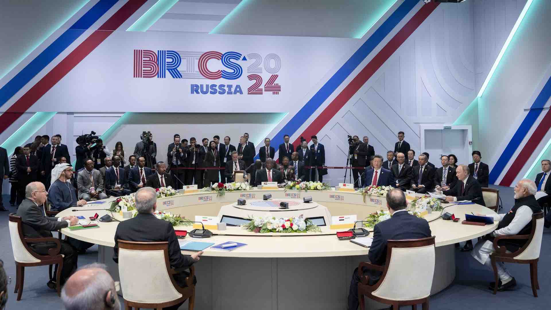 UAE President joins leaders at BRICS Summit inaugurated by Putin