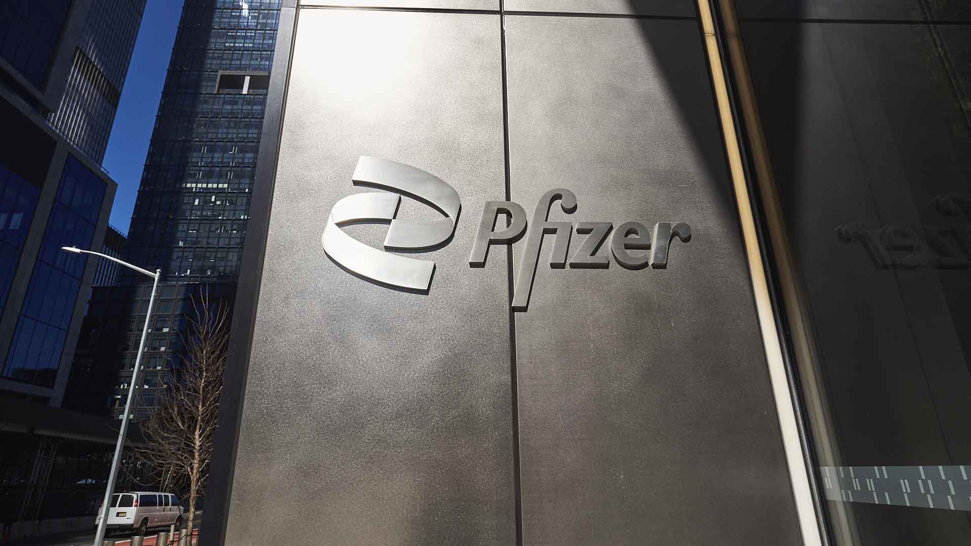 Pfizer signals growth in FY 2025 with revenue forecast of $64 billion